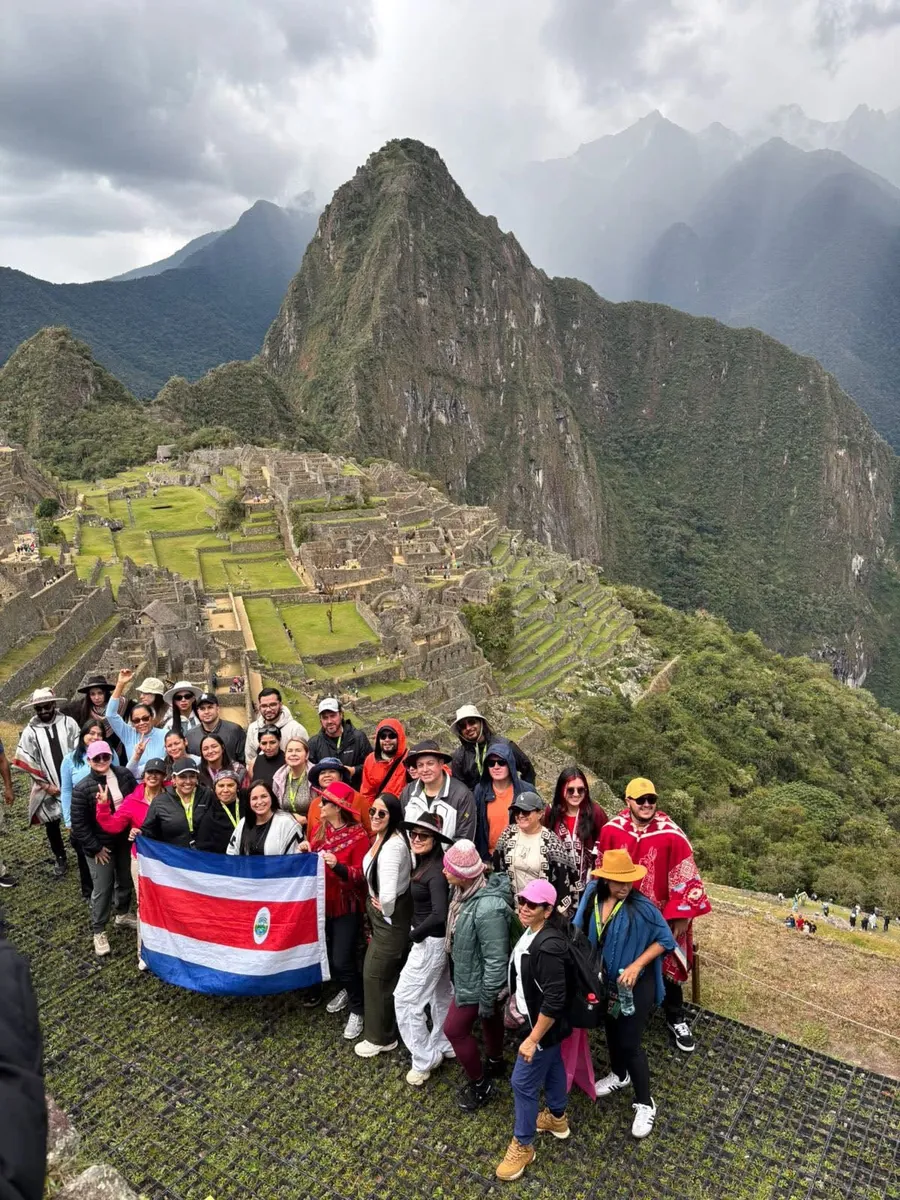 Grupo de Viajeros Ticos CR en Machu Picchu