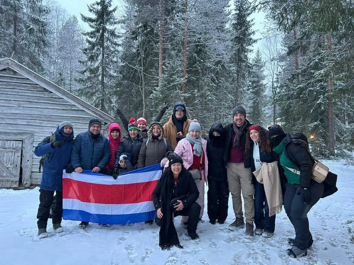 Grupo de Viajeros Ticos CR en la nieve